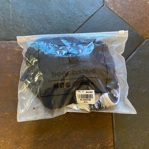 NWOT Beachsissi Swimsuit -Large - Picture 4 of 6